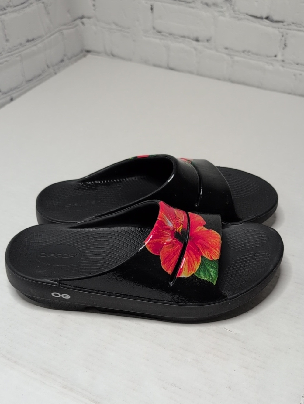 Oofos Ooahh Limited Release Slide Sandals In Hibiscus